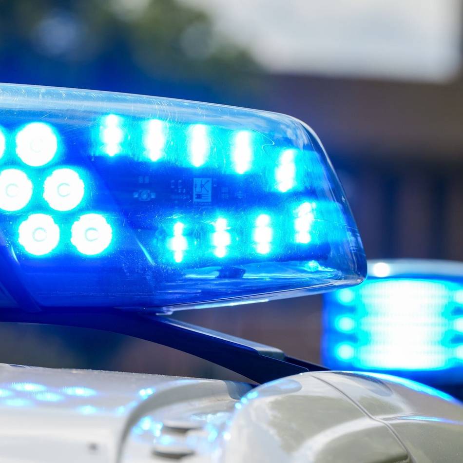 Polizei Mönchengladbach meldet: Lkw inklusive Kran im Industriegebiet gestohlen