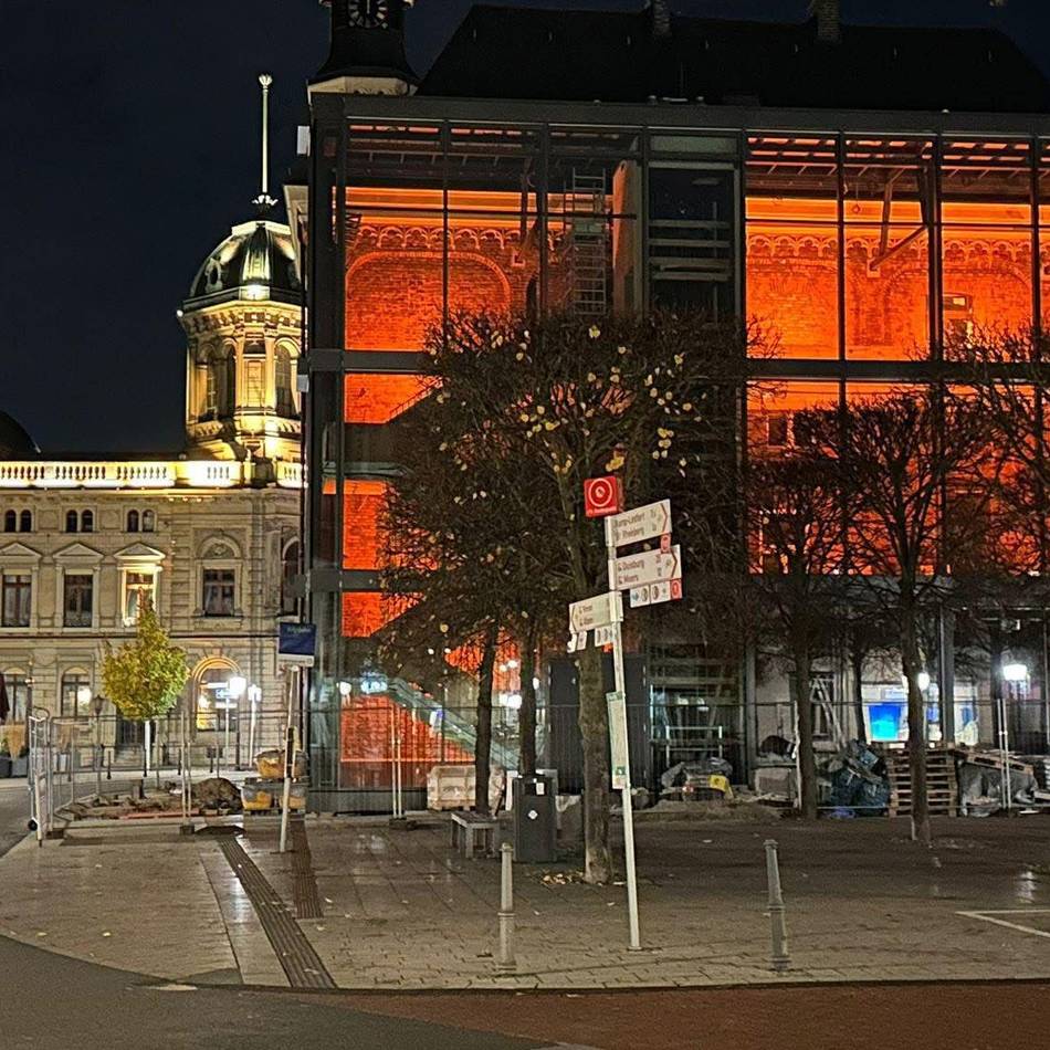 Internationaler Tag zur Beseitigung von Gewalt gegen Frauen: Oranges Licht gegen Gewalt