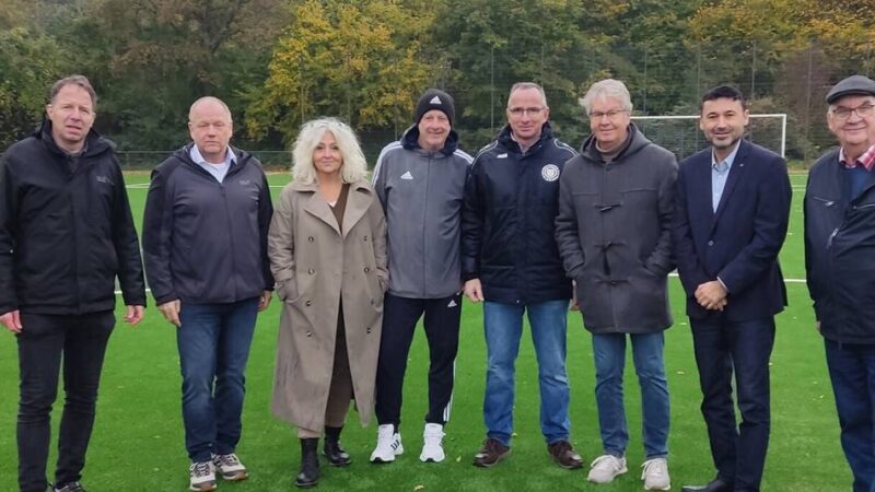 Platz in Viersen saniert: Neuer Kunstrasen in Helenabrunn ist nutzbar