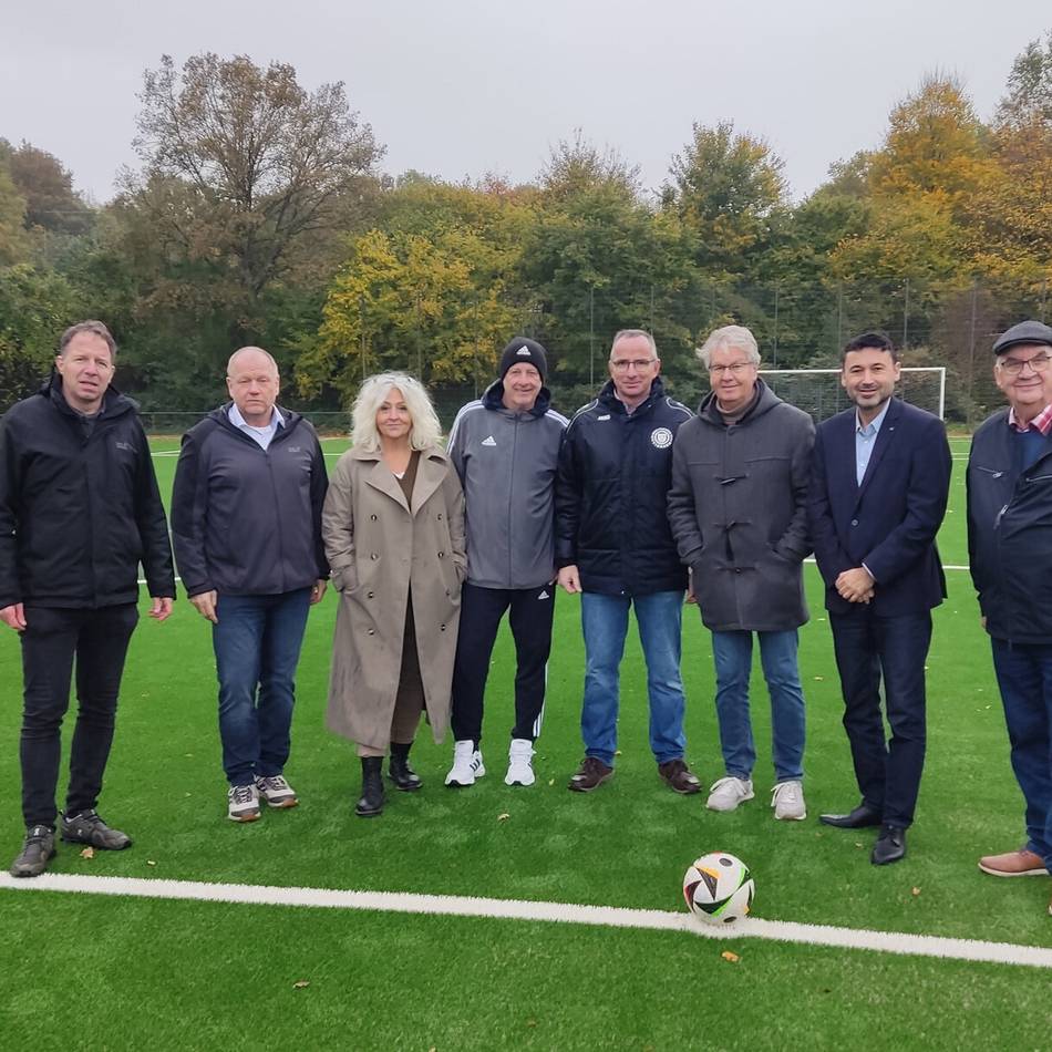 Platz in Viersen saniert: Neuer Kunstrasen in Helenabrunn ist nutzbar