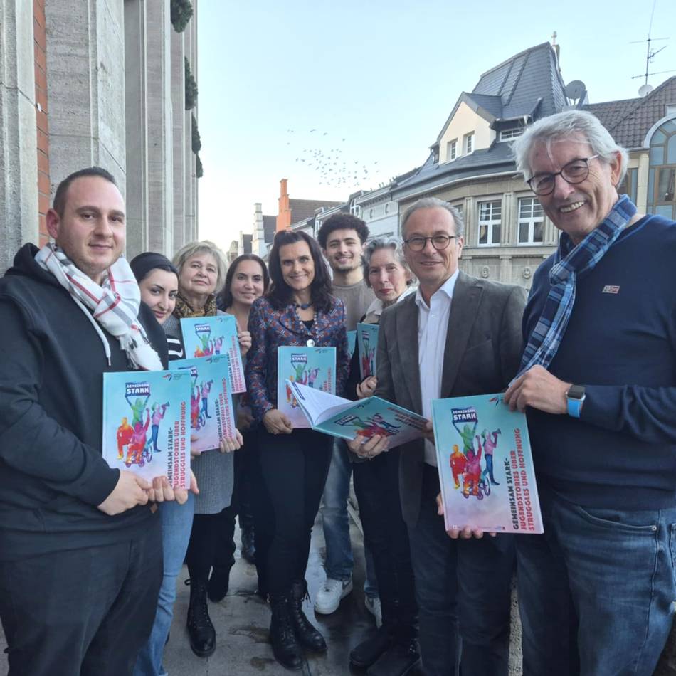 Neusser Jugendliche schreiben über Diskriminierung: „Trotz aller negativen Erfahrungen gibt es in den Texten immer auch Mutmachendes“