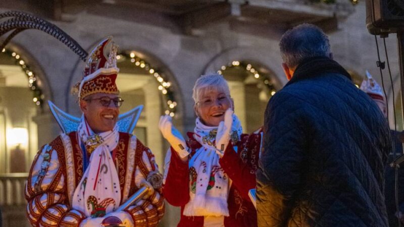 Startschuss für Weihnachtsbeleuchtung: Ho Ho Ho – die Neusser City leuchtet wieder