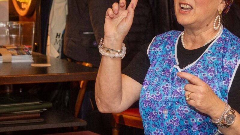 Doctores humoris causa in Krefeld nominieren Anwärterin: „Seidewitzka, jetzt ist die Ditz da!“