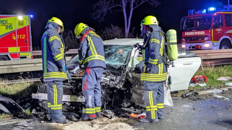 Zwischen Mönchengladbach und Erkelenz: Unfall mit Geisterfahrer auf A46 endet tödlich
