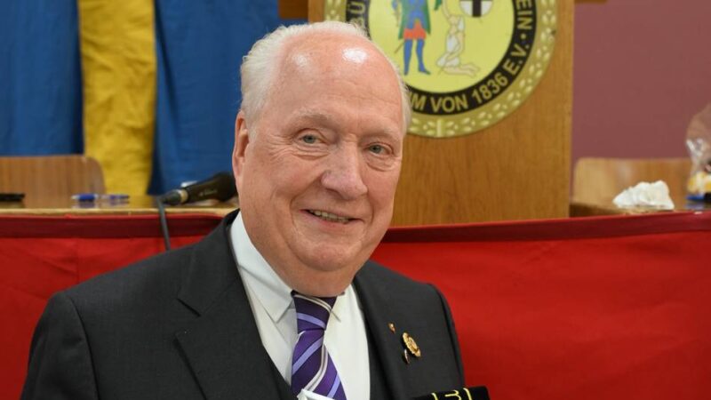 Veränderungen im BSV Holzheim, bei Jägern und Grenadieren: Thomas Nickel wird Ehrenmitglied der Holzheimer Schützen