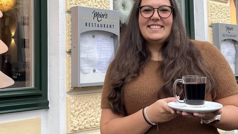 Treffpunkt in Kalkar: Meier’s Restaurant baut eine Glühwein-Theke auf