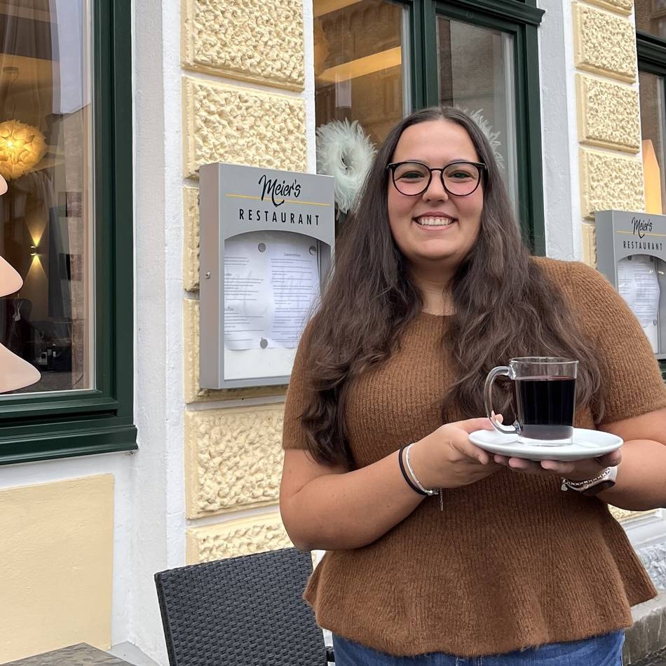 Treffpunkt in Kalkar: Meier’s Restaurant baut eine Glühwein-Theke auf