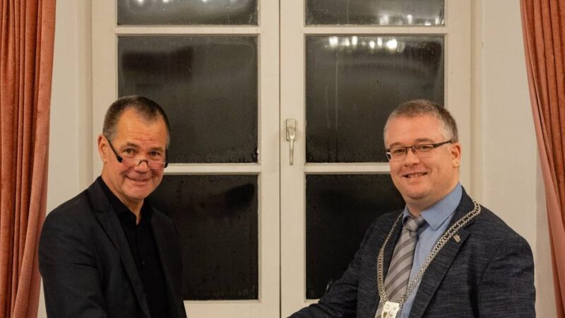 Sicherheitsausschuss gegründet: Neuer Stadtrat von Jüchen wurde vereidigt