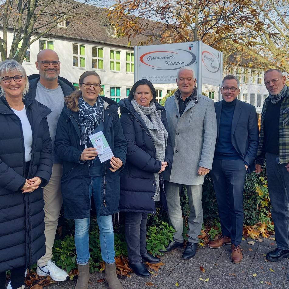 Schnelle Hilfe bei Zahnunfällen: Kreis Viersen führt Zahnrettungsboxen an Schulen ein