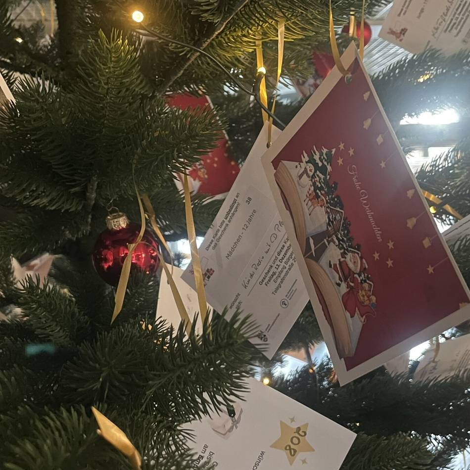 Hilfe für Kinder in Not: Weihnachtswunschbaumaktion in Moers startet