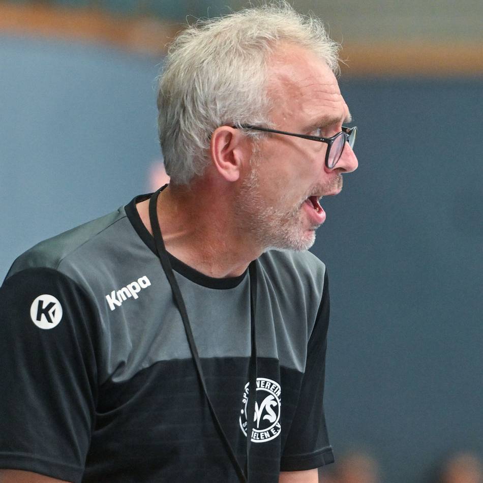 Frauen und Männer jubeln: Negativserie und ein Blackout zwingen den SV Straelen nicht in die Knie