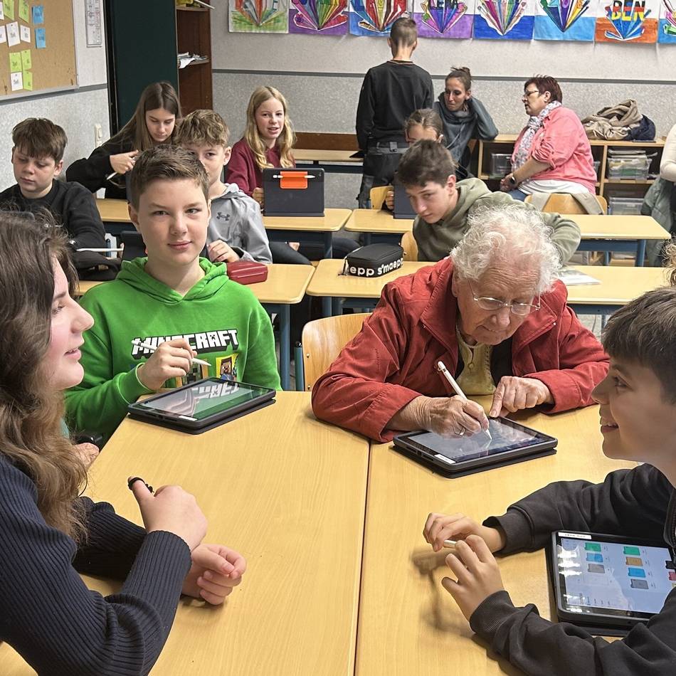 Tag voller Begegnungen: Senioren zu Besuch an der Sekundarschule Straelen