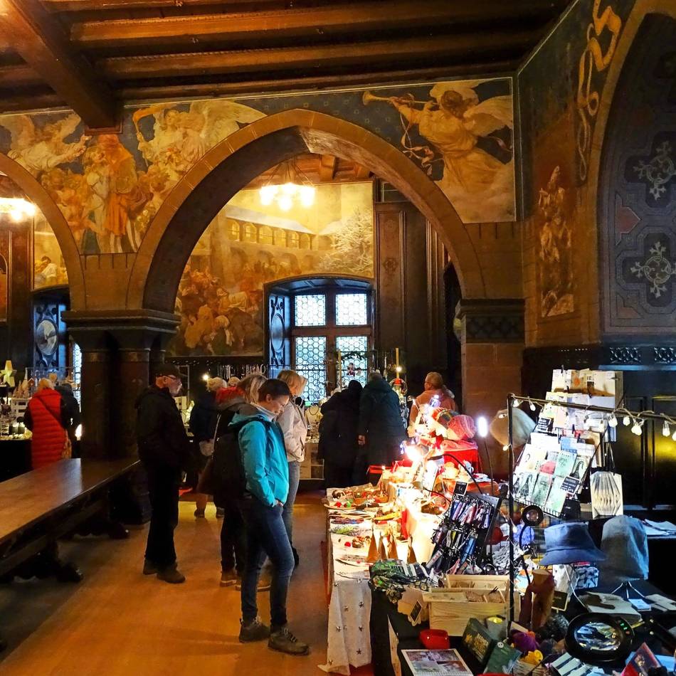 Weihnachtsmarkt in Solingen
: Stimmungsvoll und gemütlich – der Adventsbasar ist zurück auf Schloss Burg