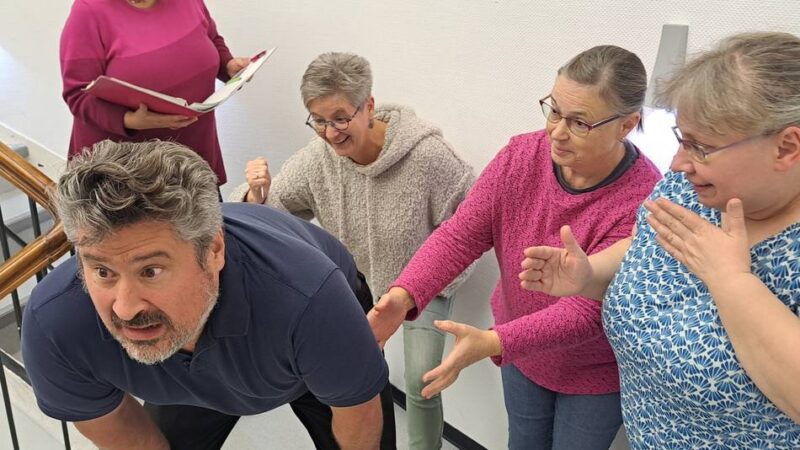 Hückeswagener Amateurtheaterverein „Wipperwagen“: Verwechslungskomödie mit Eierlikör und Akupunktur