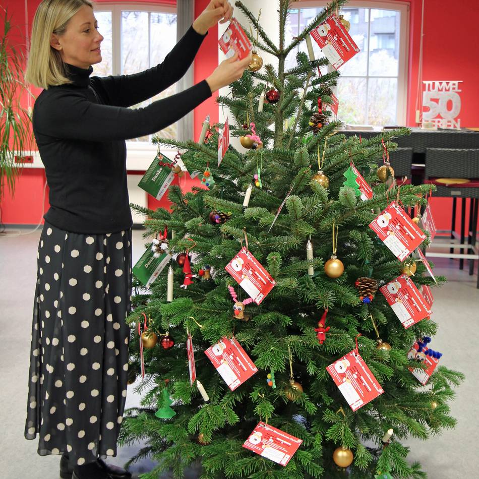 Geschenkaktion für Kinder in Moers und Umgebung: 1600 Träume warten an den Wunschbäumen