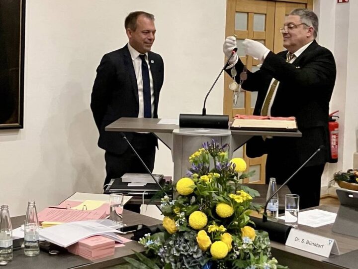 Konstituierende Sitzung in Willich: Neuer Rat bestätigt Haushaltssperre