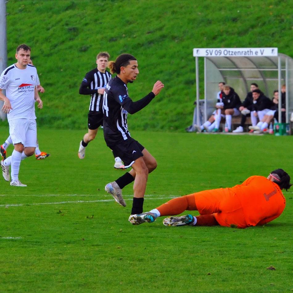 „Mehr Kampf- als Fußballspiel“: Rheydter SV gewinnt Topspiel gegen den SV Otzenrath