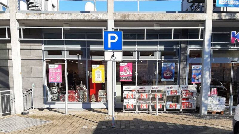 Orangefarbener Ausweis in Hückeswagen: Erweitertes Angebot beim Parkraum für Behinderte