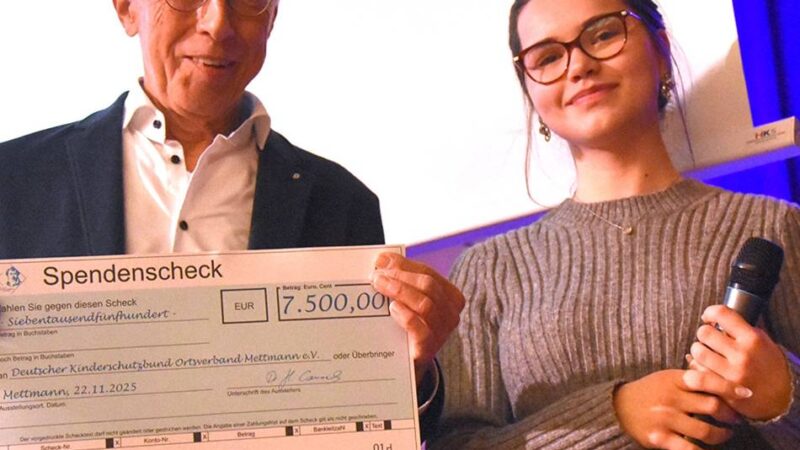 Große Ausdauer beim Spendenlauf in Mettmann: Heine-Gymnasiasten geben 7500 Euro an den Mettmanner Kinderschutzbund