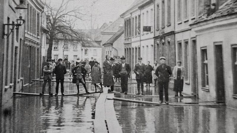 Hochwasser in Rees: Peter von Bein mit neuem Buch – stumme Zeugen früherer Naturkatastrophen