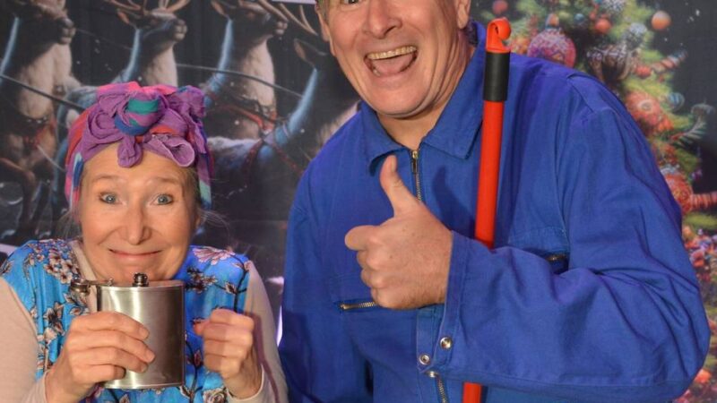 Theater in Dormagen: Wie eine Weihnachtsfeier im Chaos enden kann