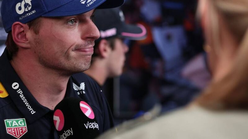 Volles Risiko: Verstappen startet nach Regelbruch aus der Boxengasse