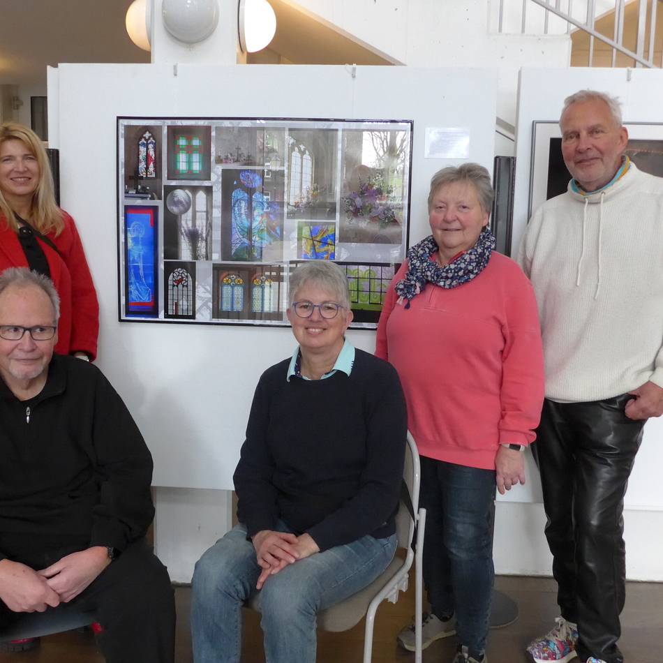 Fotoausstellung im Rheinberger Stadthaus: Die Faszination von Kirchenfenstern eingefangen