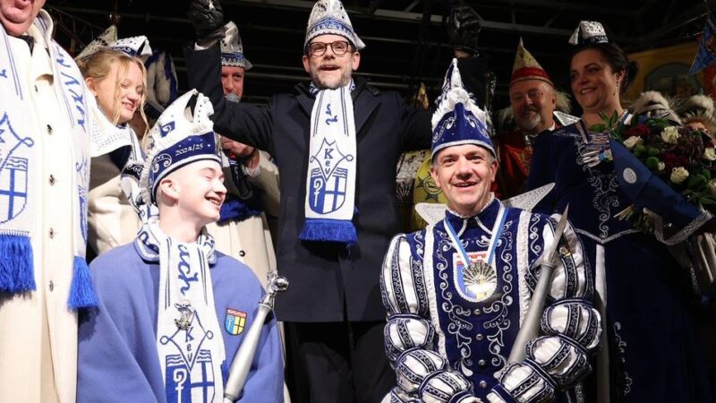 Hoppedizerwachen am 11.11.: Tränen und Freude beim Gladbacher Karnevalsauftakt