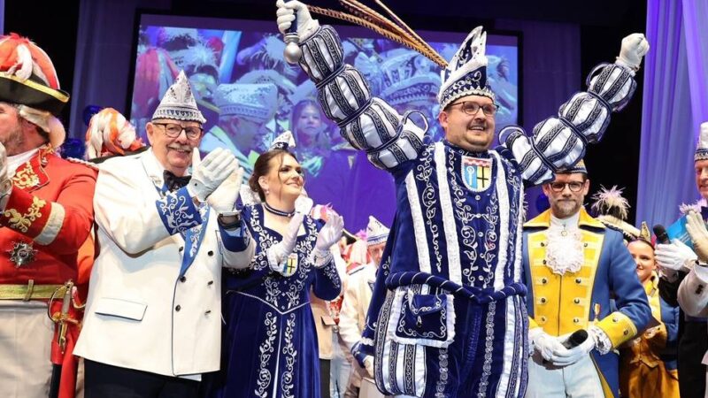 Neue Tollitäten für Mönchengladbach: Prinz Marc I. und Prinzessin Niersia Janine sind proklamiert