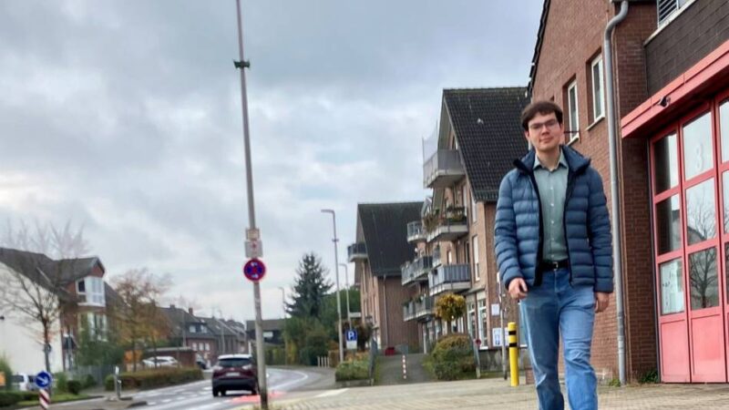 Jüngstes Stadtratsmitglied in Dormagen: Zwischen Hörsaal, Freunden und Fraktionssitzung