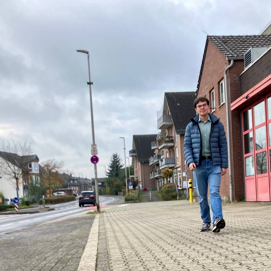 Jüngstes Stadtratsmitglied in Dormagen: Zwischen Hörsaal, Freunden und Fraktionssitzung