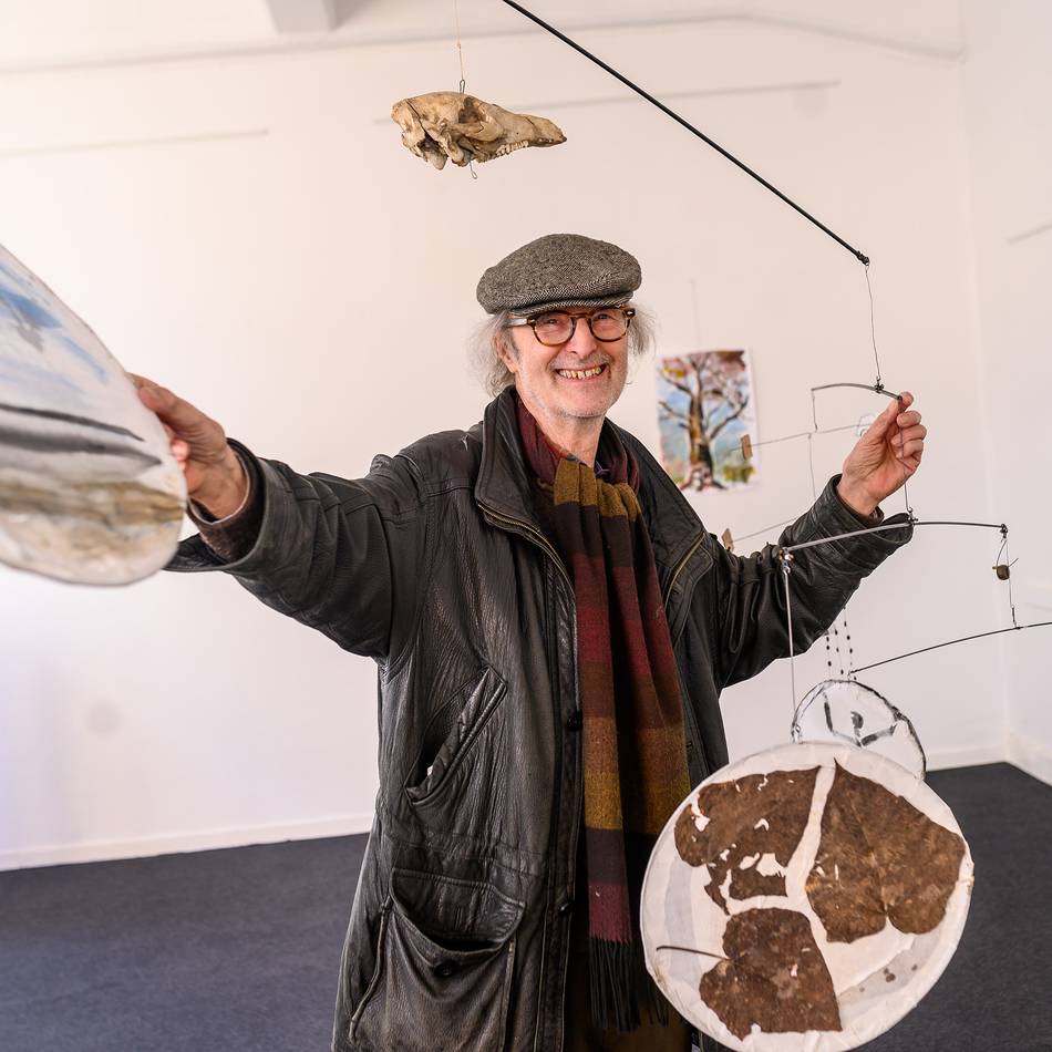 In der Galerie-Werkstatt Knechtsteden: „Wege und Wendungen“ – Ausstellung mit Keramik, Malerei und Grafik