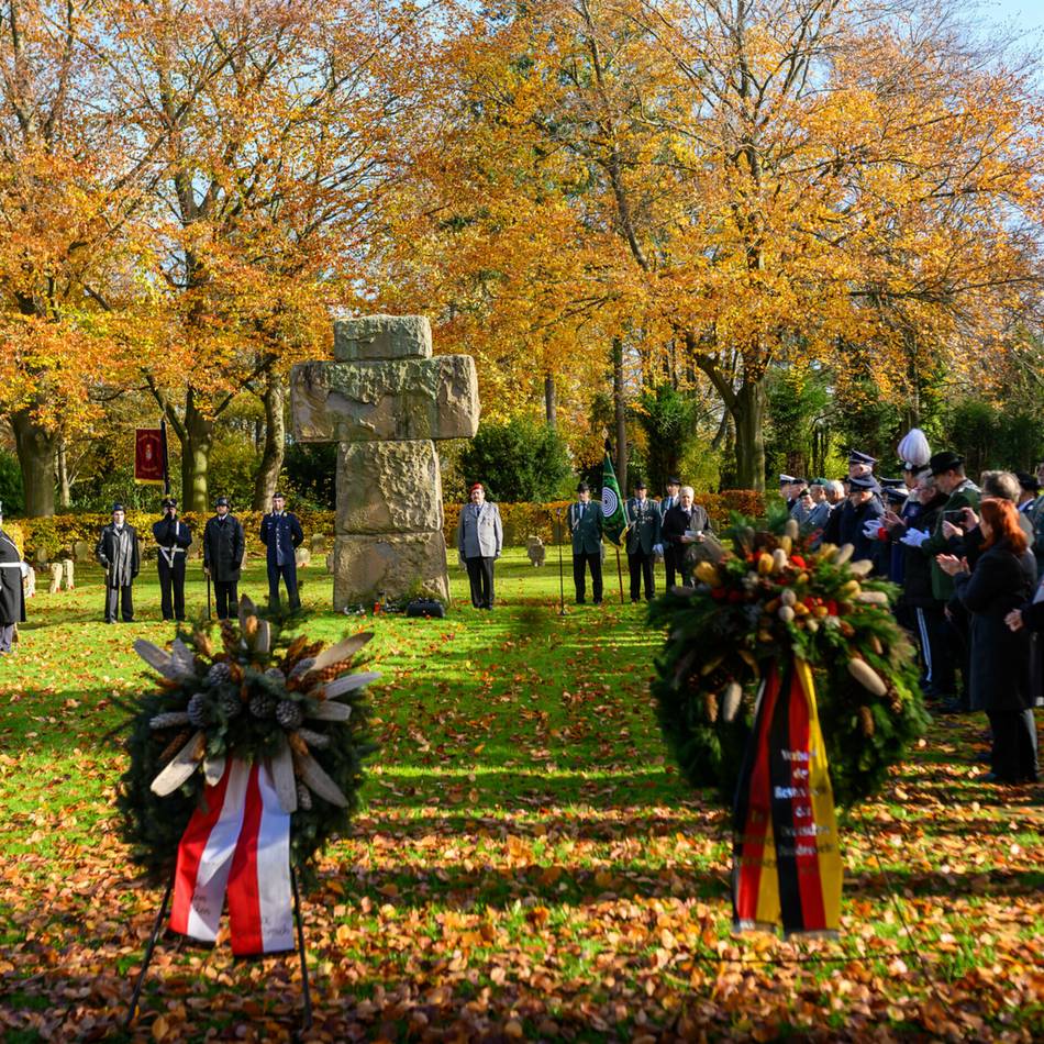 Volkstrauertag in Grevenbroich: Gedenkfeier für die Opfer der Weltkriege