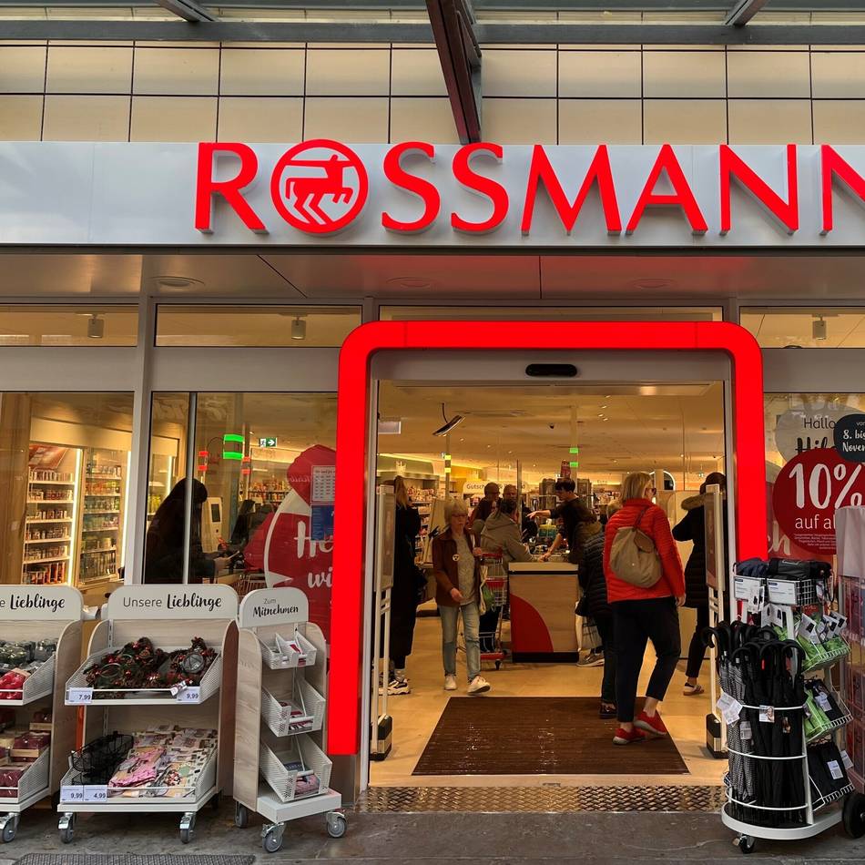 Frequenzbringer in der Innenstadt: Drogerie Rossmann hat nach Umbau wiedereröffnet