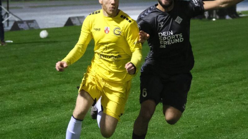 Abendspiel in der Fußball-Oberliga: 04/19 verteilt gegen Holzheim gleich drei Geschenke