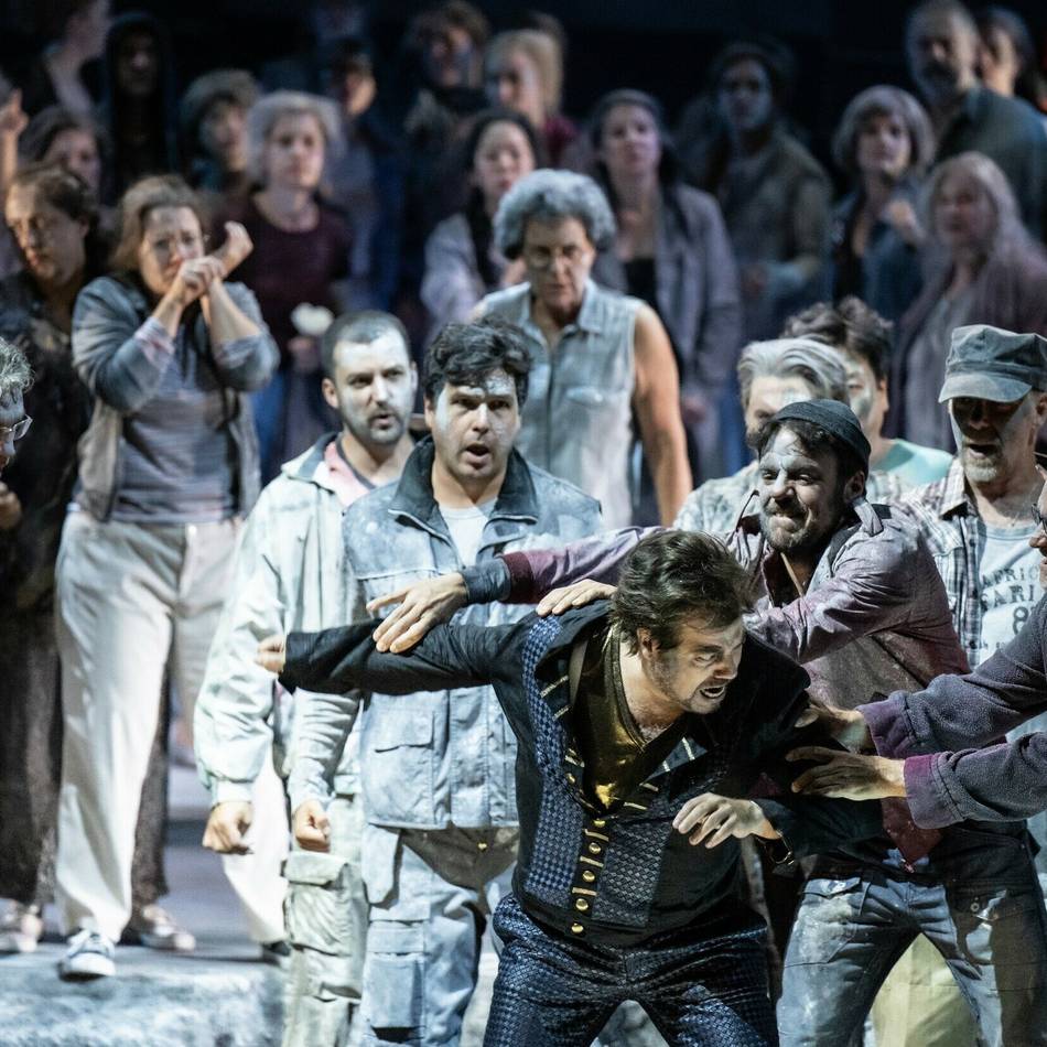 Übernahmepremiere in Duisburg: Die Oper mit dem Gefangenenchor