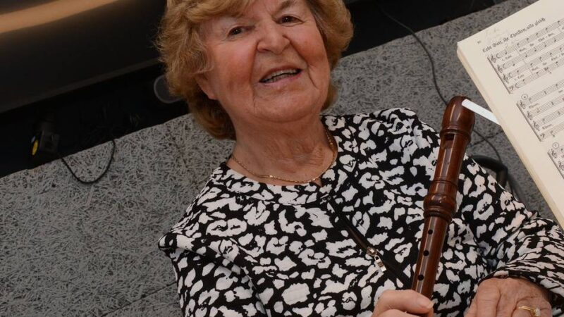 Seit 60 Jahren Dozentin für Flötenspiel in Neuss: „Heute war ein Tag mit Goldrand“
