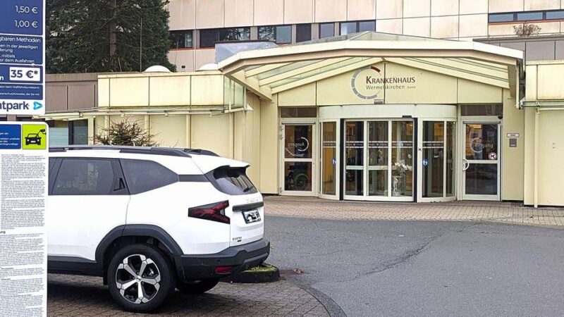 Neues Parkplatzbewirtschaftungssystem in Wermelskirchen: Das Parken am Krankenhaus wird teurer