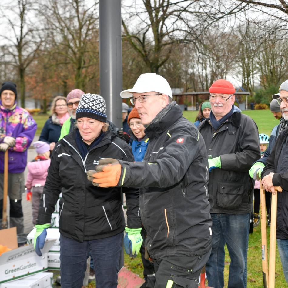 Langenfeld summt: Gemeinschaftliche Pflanzaktionen für das „Blaue Blütenband“