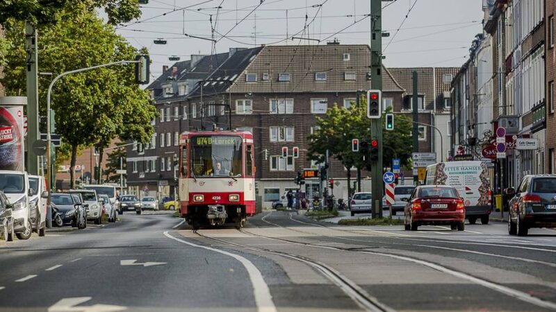 Verkehr in Düsseldorf: Stadt schafft weitere Kurzzeitparkplätze an der Kölner Landstraße