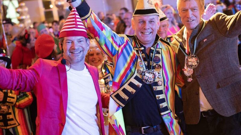 Karneval in Düsseldorf: In Gerresheim erwachte der Hoppeditz erstmals später