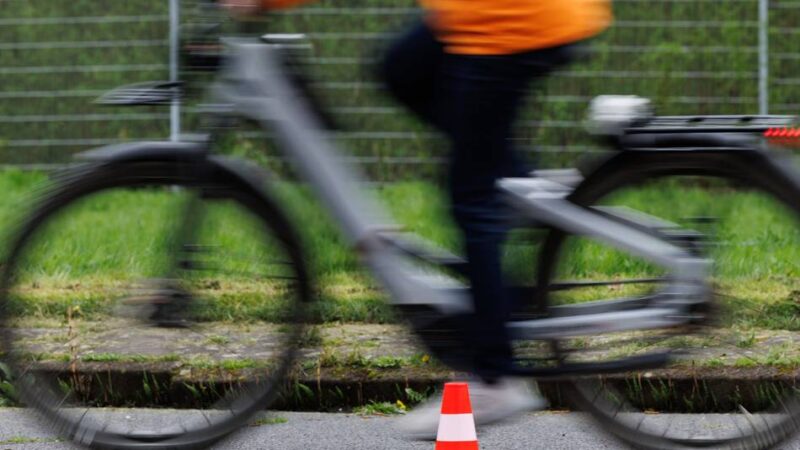 Zusammenstoß in Goch: Fußgänger nach Unfall mit Pedelec-Fahrer leicht verletzt