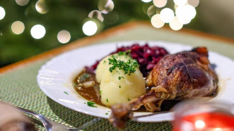 „Die Tradition darf nicht sterben“
: In diesen Restaurants im Kreis Kleve gibt’s 2025 Gans