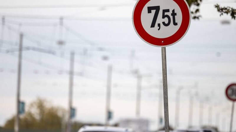 Verkehrsbehinderung in Düsseldorf: Fortschritt bei der Sanierung der Südbrücke