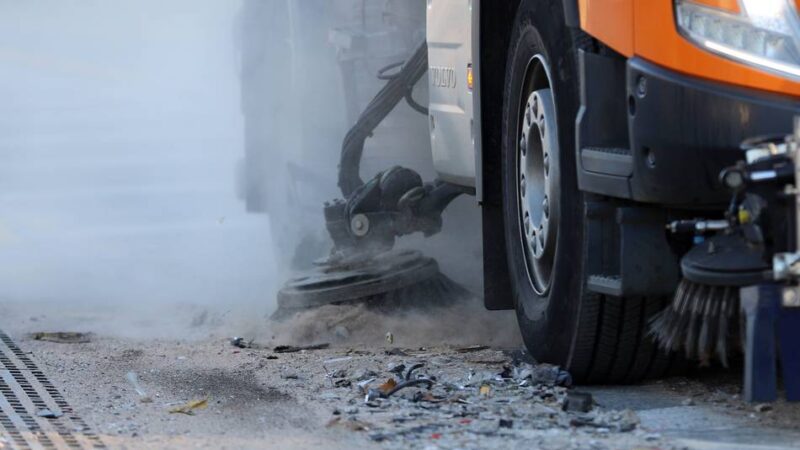 Mietfahrzeug für Hückeswagen: Kehrmaschine soll die Stadt sauberer machen