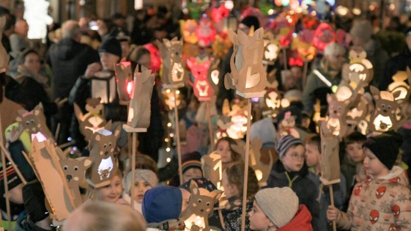 Strenge Sicherheitsvorkehrungen: Ein Lichtermeer in Goch – St. Martinsumzug begeistert 1500 Kinder
