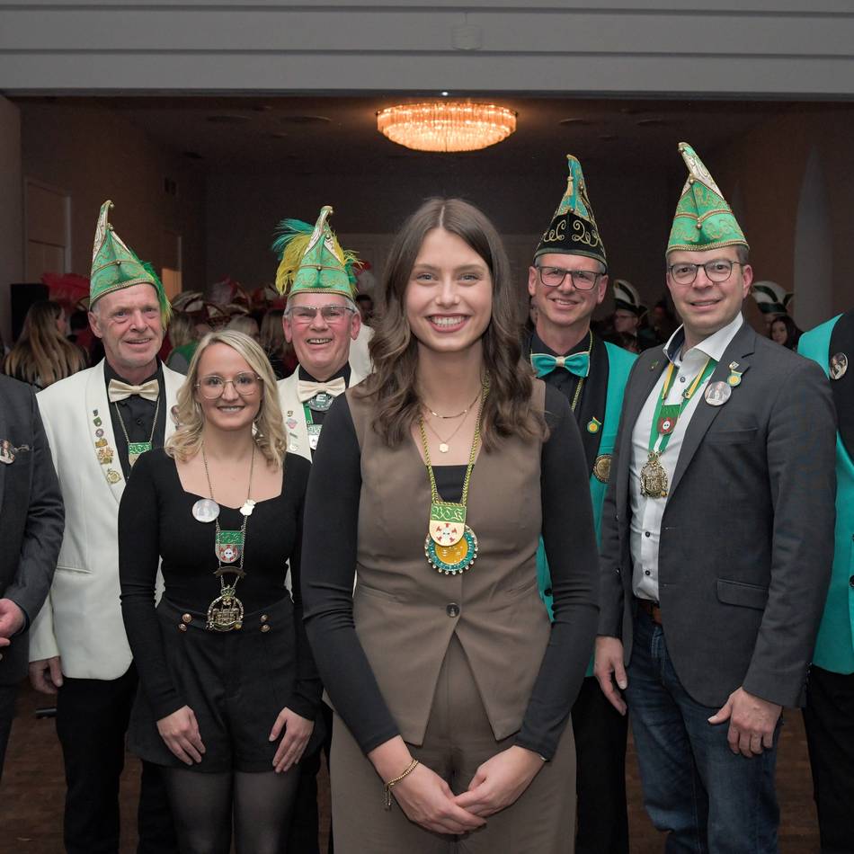 „Neuer Stern aller Narren“ : Janine Koppers ist die neue Tulpenprinzessin im Bedburg-Hauer Karneval