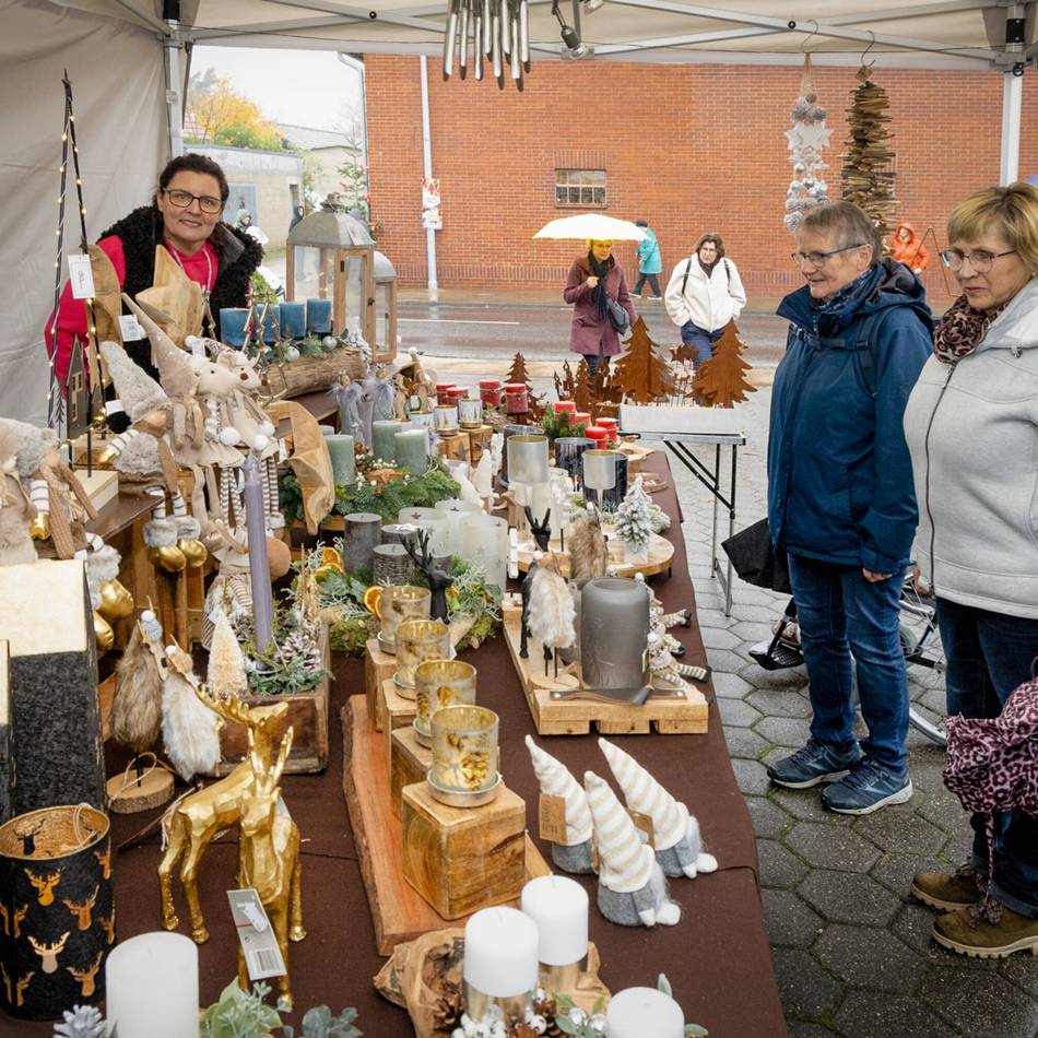 Großer Andrang am Wochenende: Weihnachtsdorf in Gerderhahn stimmt auf Festtage ein