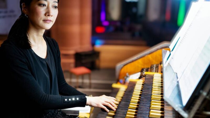 St. Josef in Langenfeld: Konzert begeistert mit Gesang und Pariser Organistin Sarah Kim