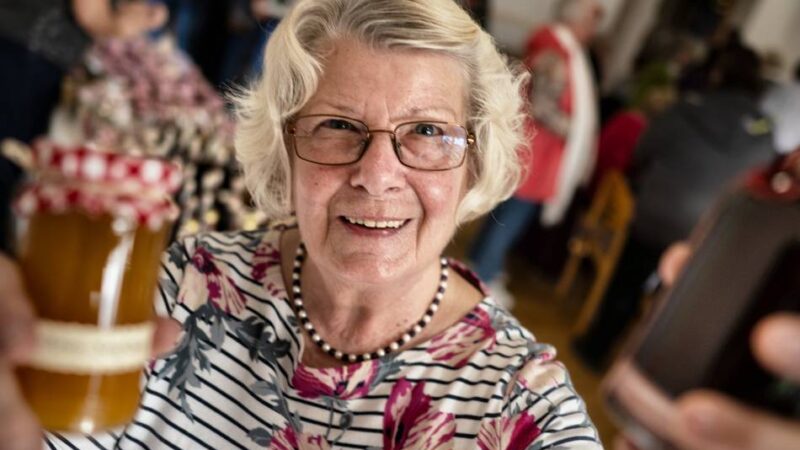 Langenfeld-Berghausen: Traditionsreicher Adventsmarkt an St. Paulus ist gut besucht